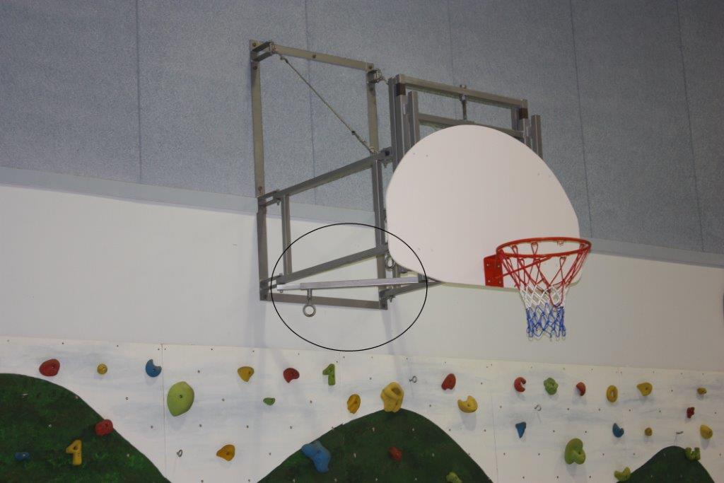 Téléscope pour structure de basketball remisable sur le coté m-f